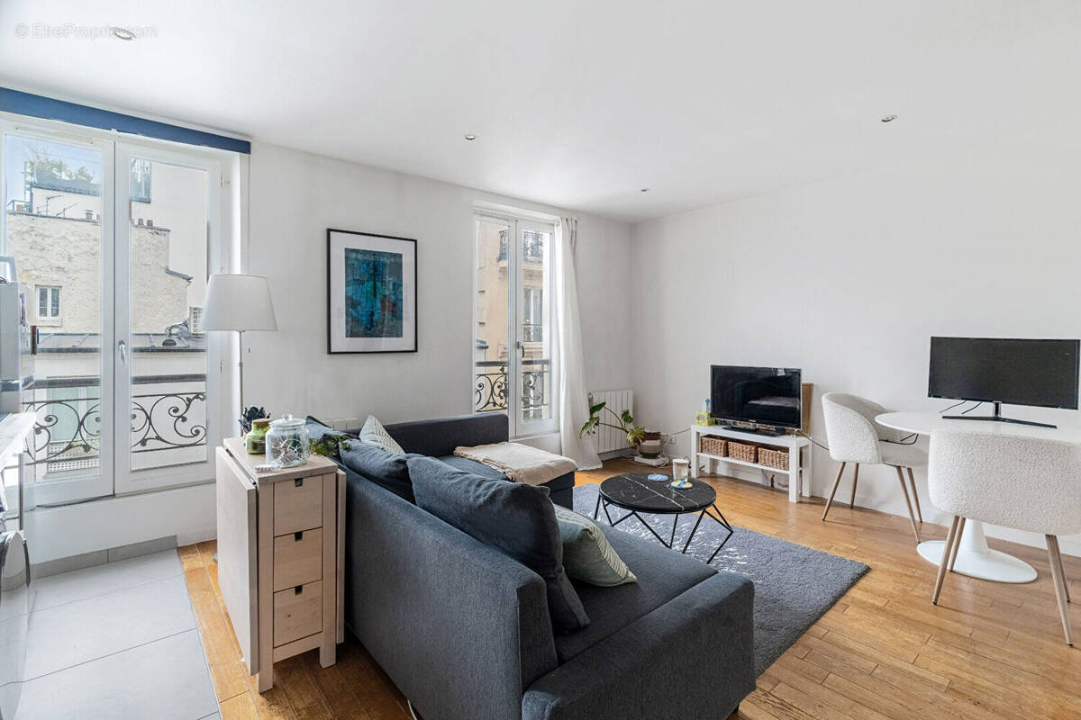 Appartement à PARIS-17E