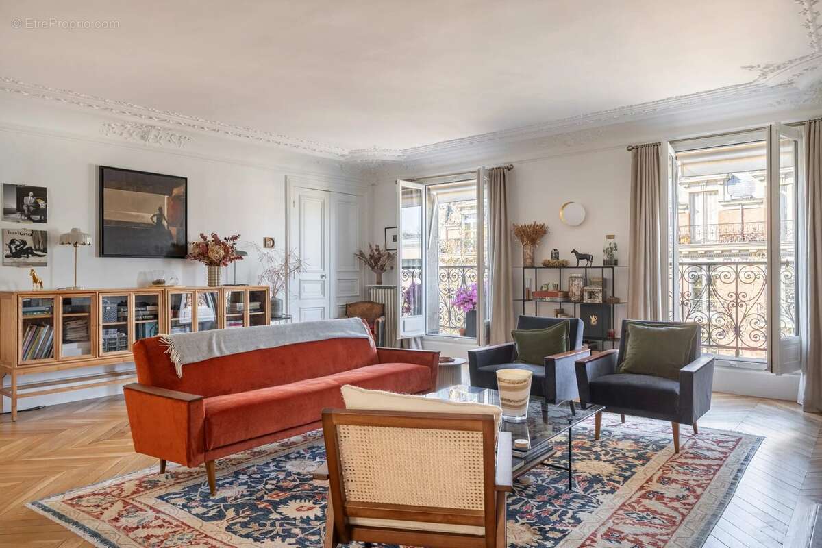 Appartement à PARIS-7E