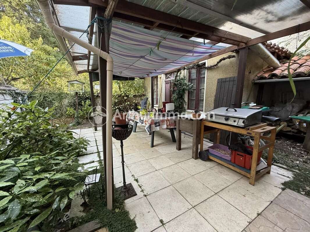 Maison à SAINT-ASTIER