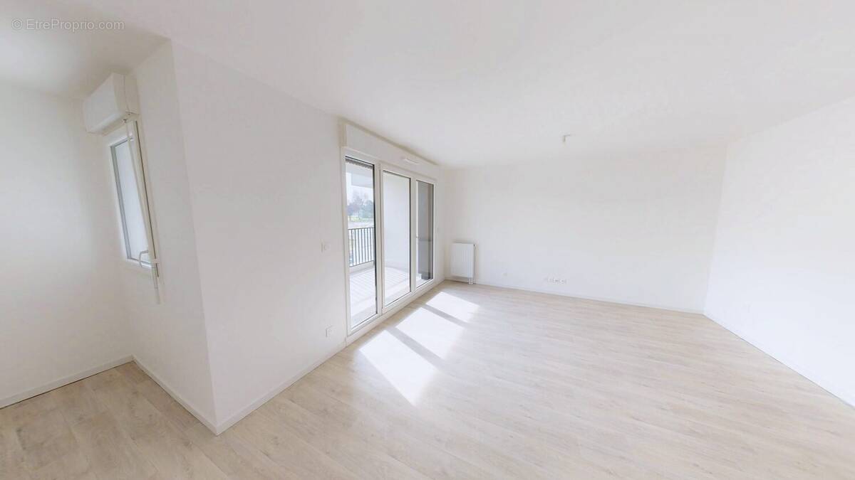 Appartement à MONDEVILLE