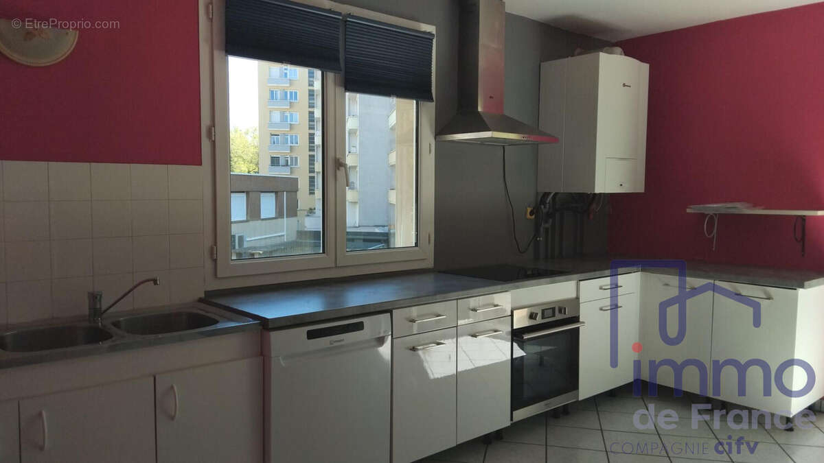 Appartement à SAINT-ETIENNE