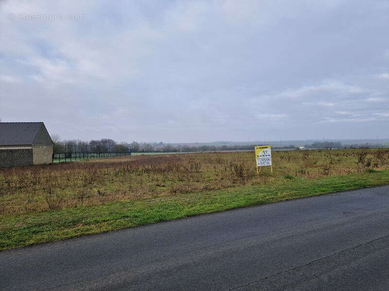 Terrain à ANTHEUIL-PORTES