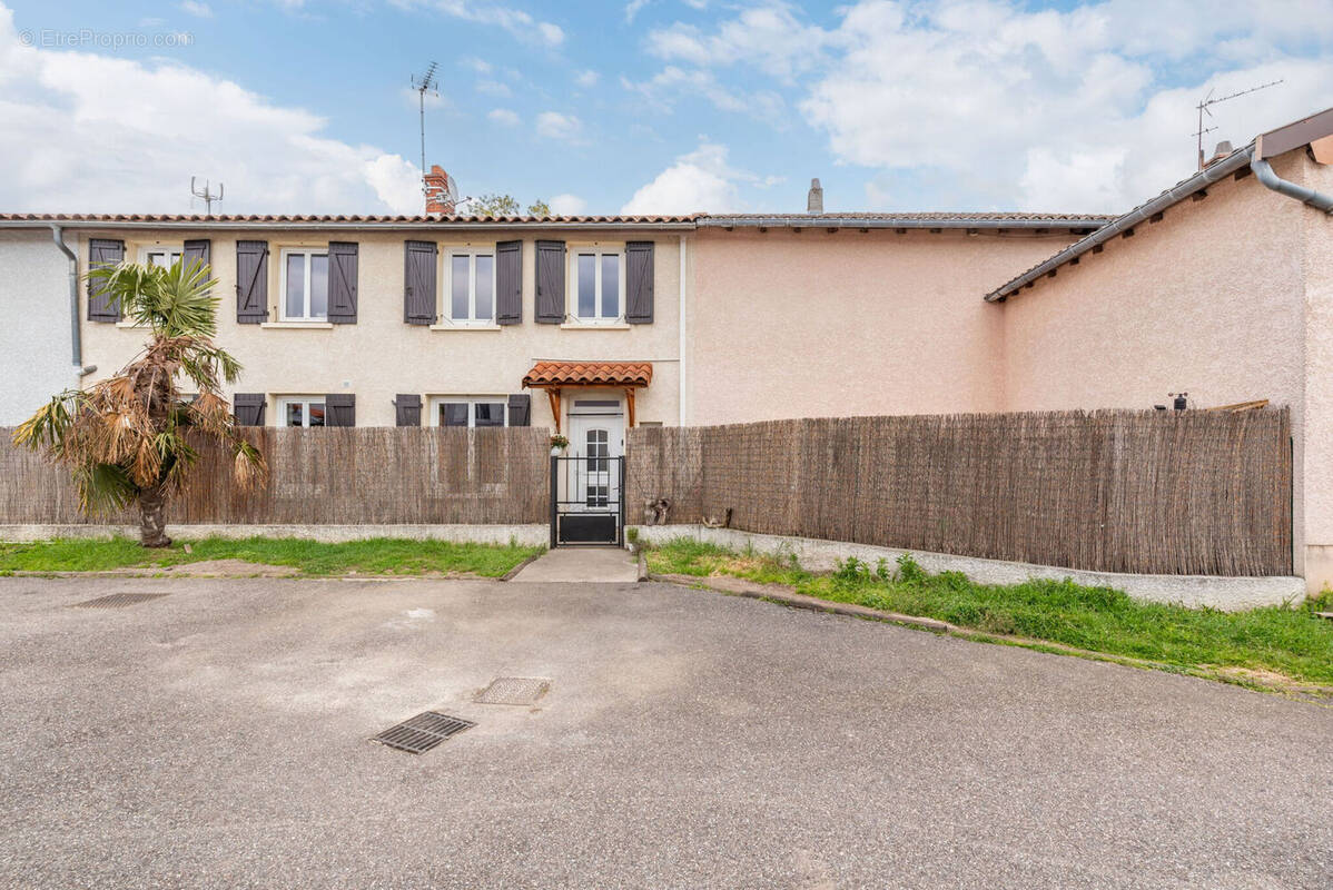 Photo 1 - Appartement à CORBAS
