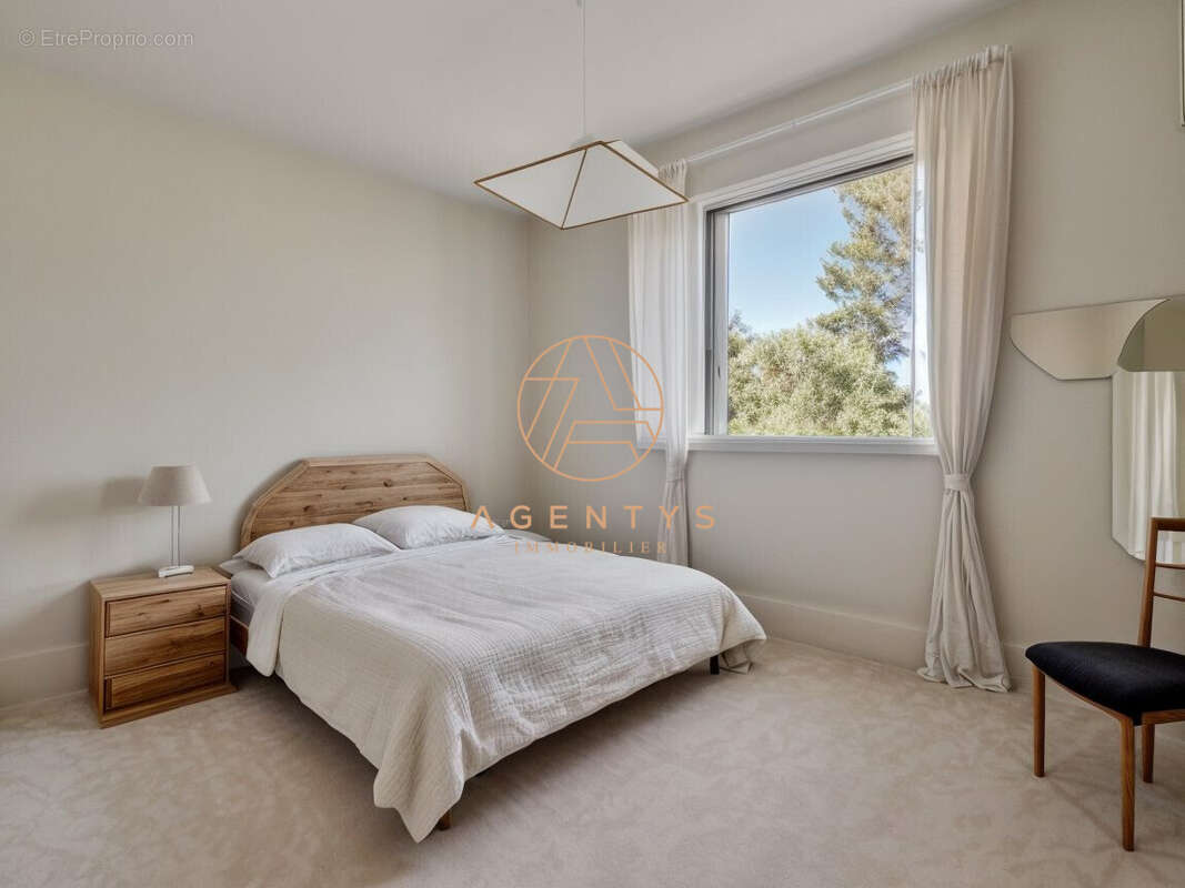 Maison à SAINT-MAUR-DES-FOSSES