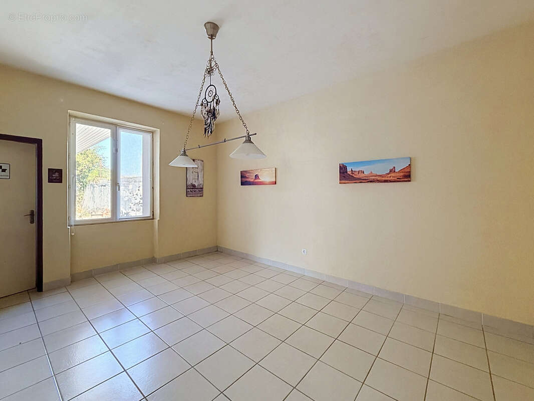Maison de caractère des années 30   180 m2   Sireuil - photo 7