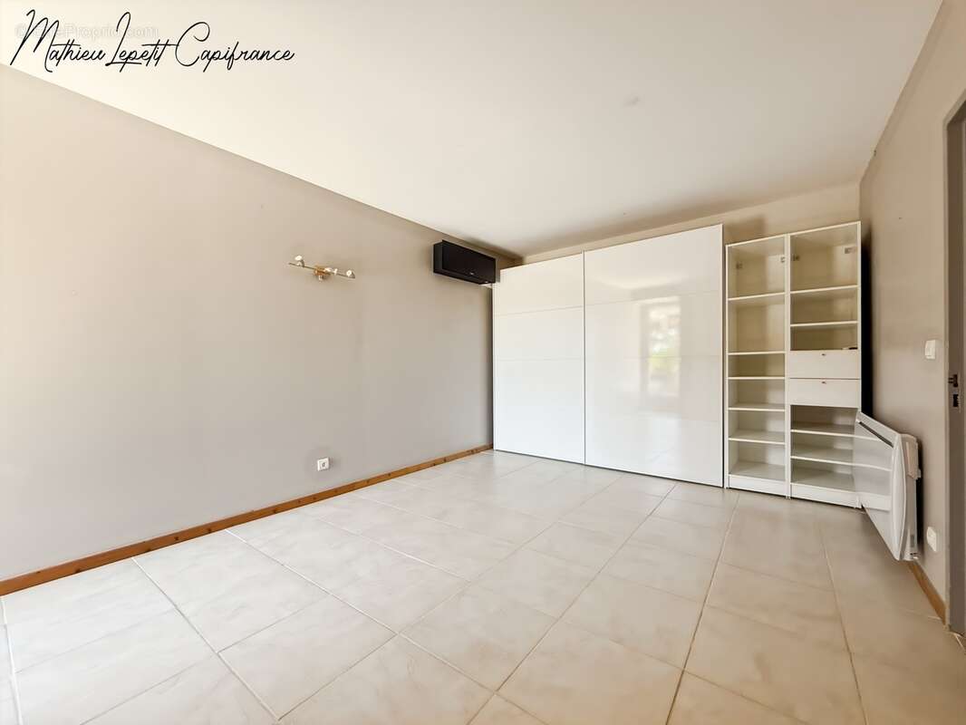 Aux portes de Périgueux – Authentique longère en pierre du XIXᵉ siècle 210 M²- T7 – DPE B – Terrain clos de 1,14 hectare-dépenda - photo 15