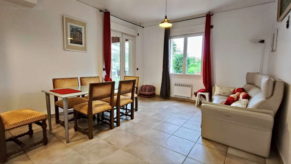 Maison à COMPS