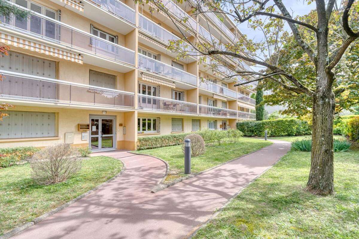 Appartement à LYON-8E
