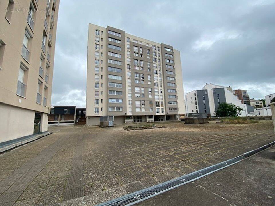 a vendre : appartement T2, vendu loué, Orléans, la Source,  - Appartement à ORLEANS