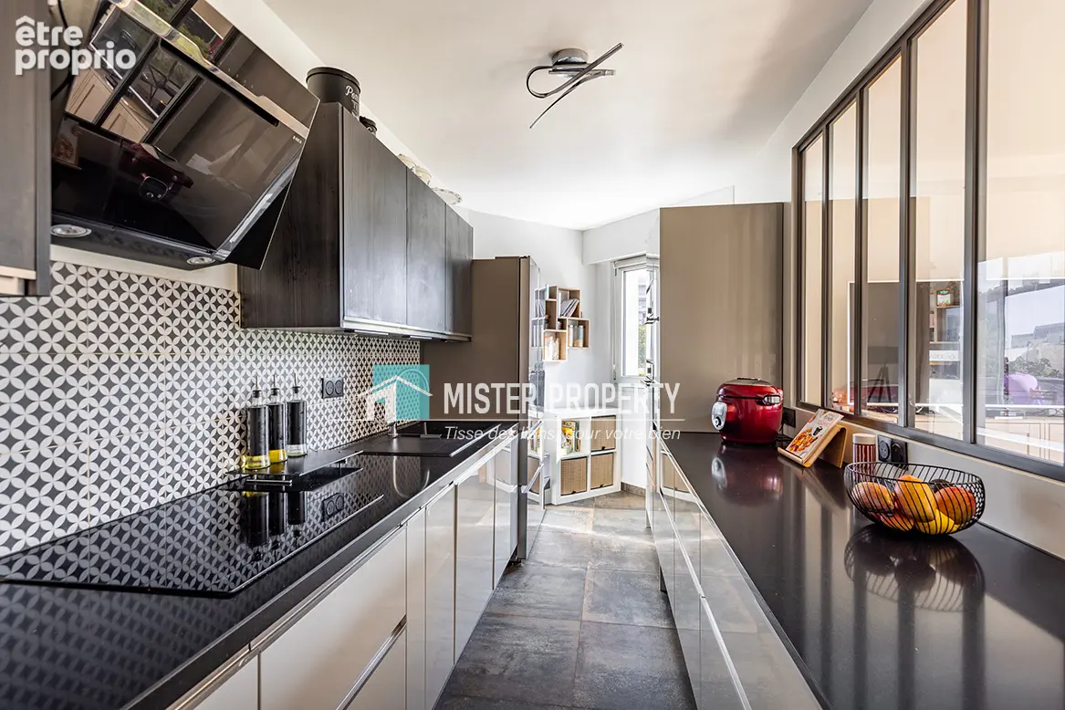 Courbevoie becon - 4/5p + balcon + double parking - 835 000  fai - photo 4