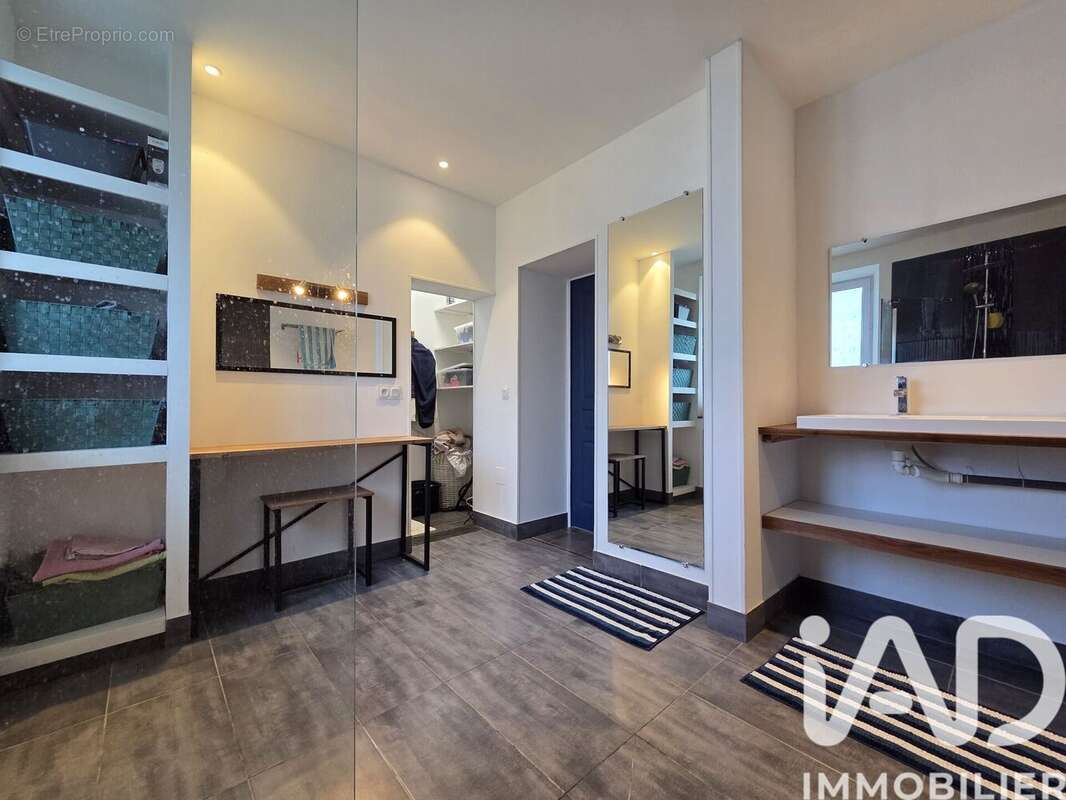 Maison 185 m² à Noisy-Rudignon  - photo 9