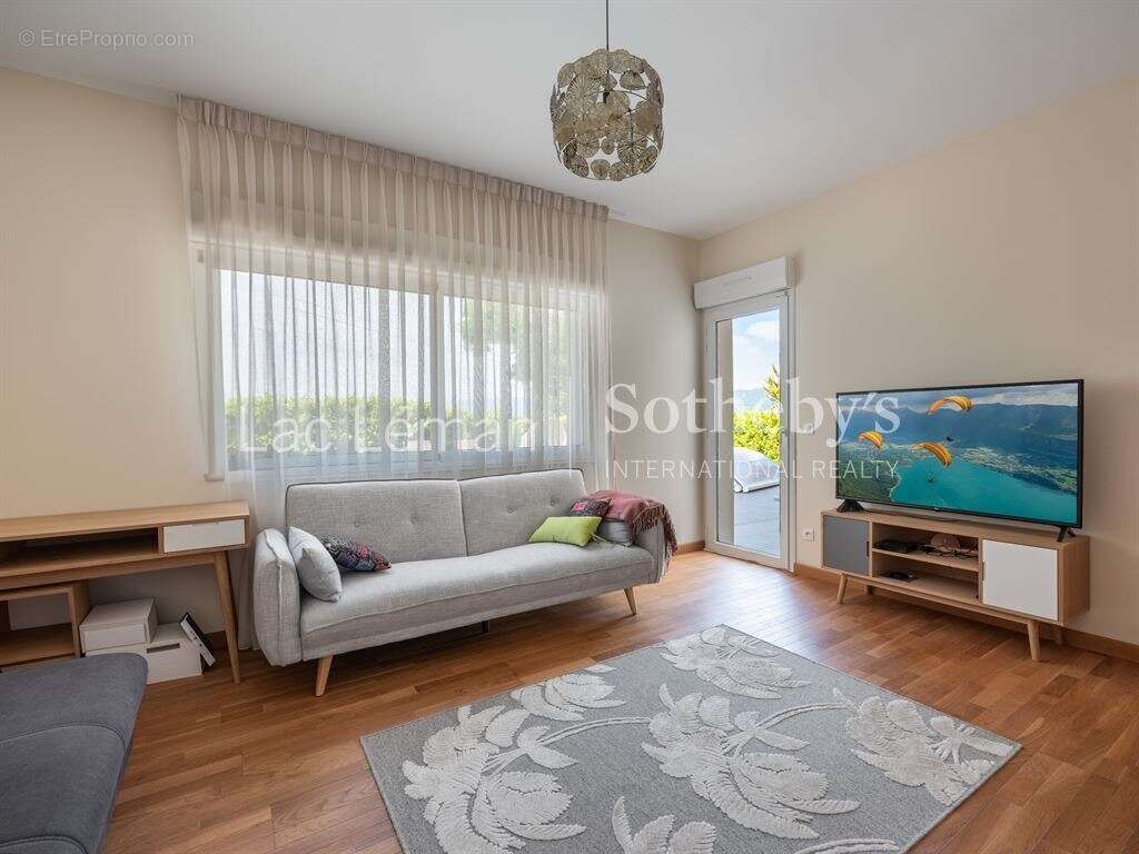 Maison à CHENS-SUR-LEMAN