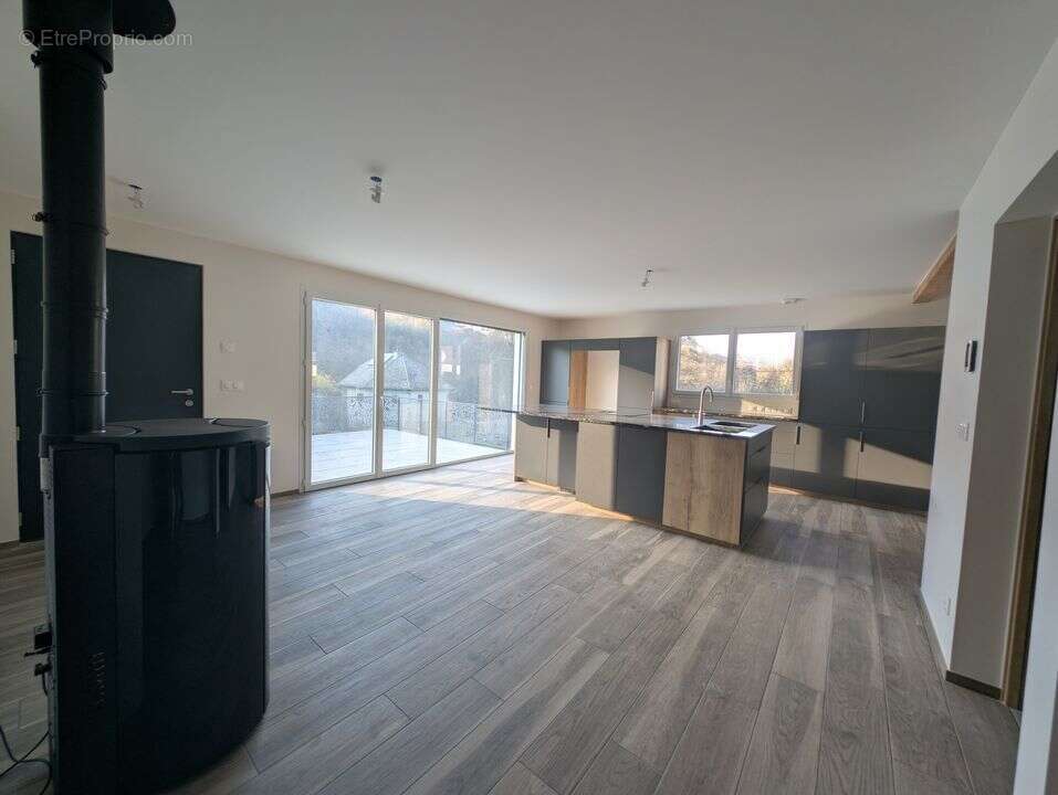 Maison à CHATEAUNEUF