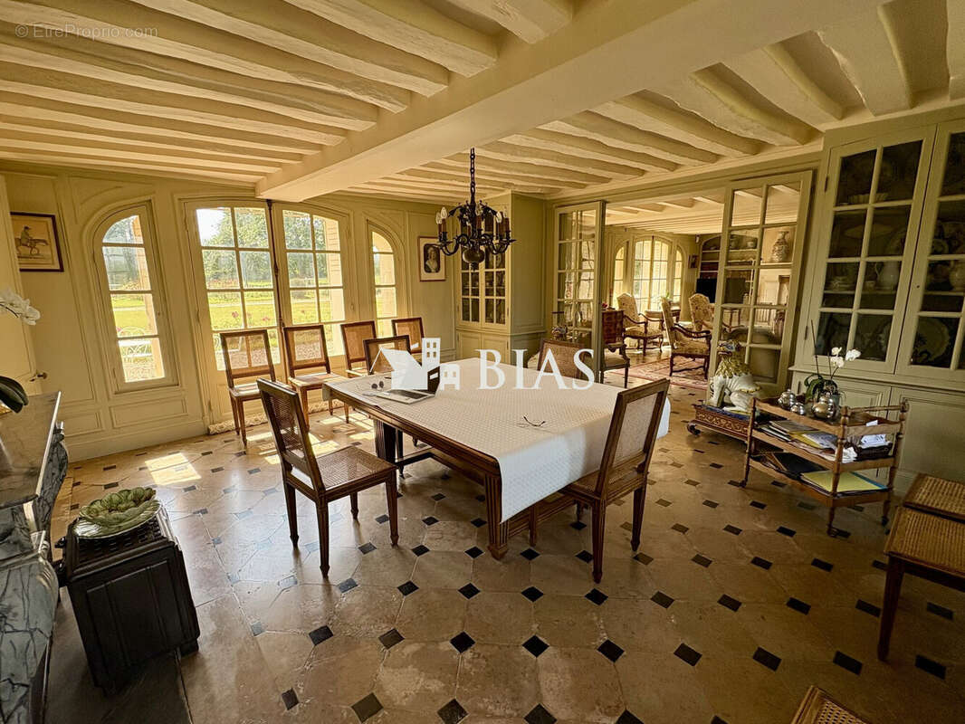 326 m² à Bourg-Achard  - photo 5
