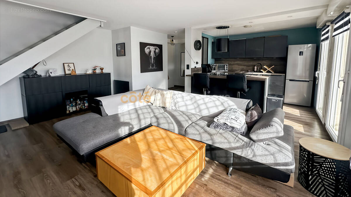 Appartement à MOISSY-CRAMAYEL