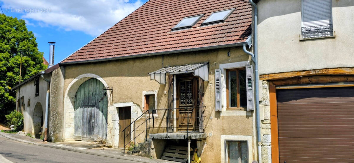 Maison à AVRIGNEY-VIREY