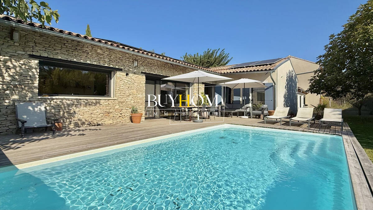 Maison à L'ISLE-SUR-LA-SORGUE