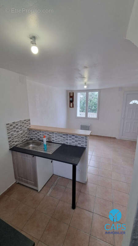 Appartement à ROQUEMAURE