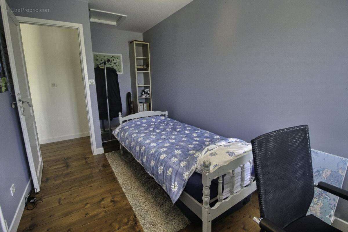 Maison à VILLENEUVE-LA-COMTESSE