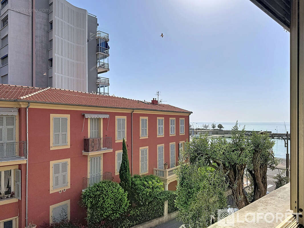 Appartement à ROQUEBRUNE-CAP-MARTIN