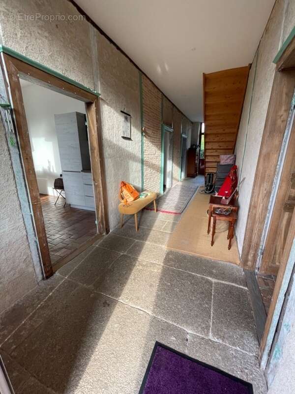 Maison de caractère en pierre, dépendances, accès rivière, 199500€ ! - photo 9