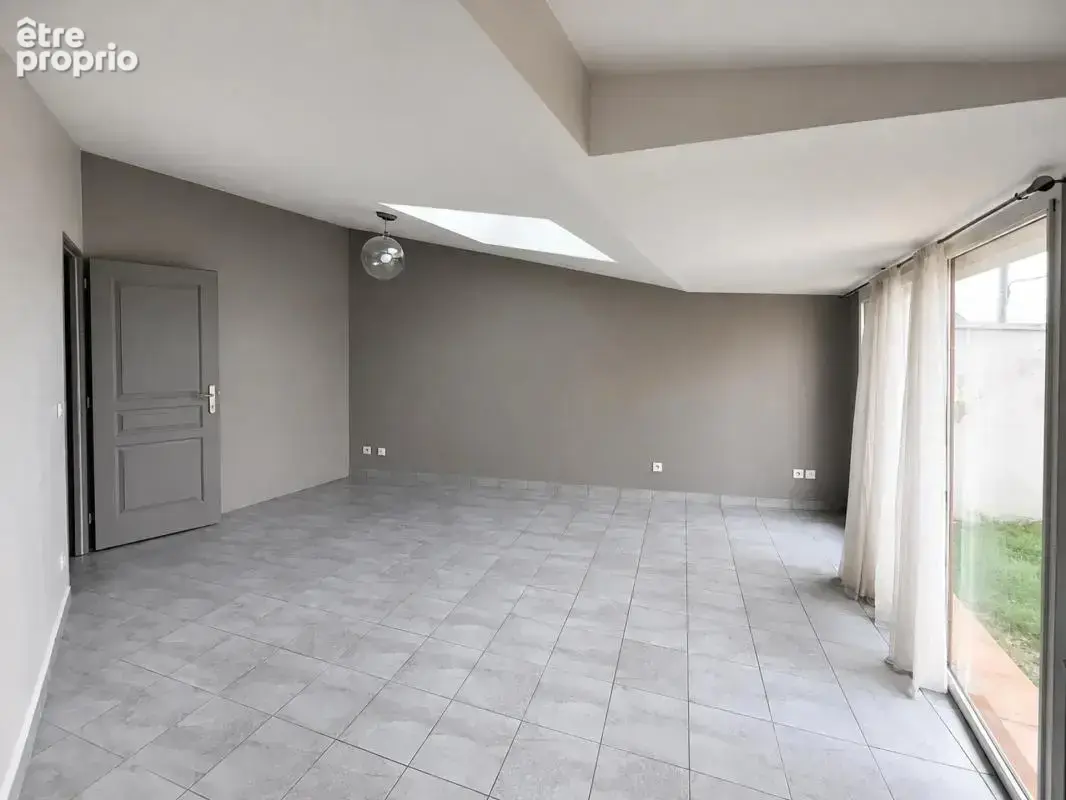 Maison de 7 pièces de 126 m² - photo 2