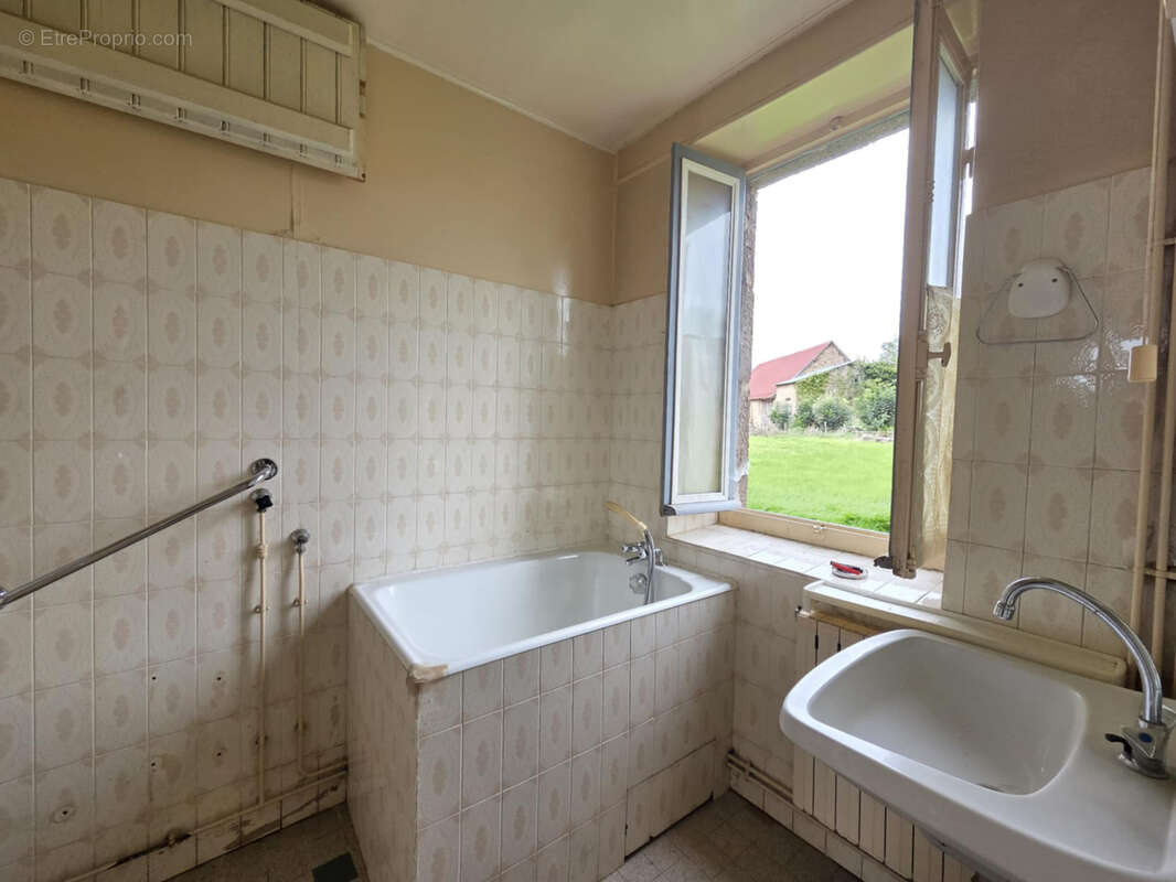 Maison à SAINT-PIERRE-LAVAL