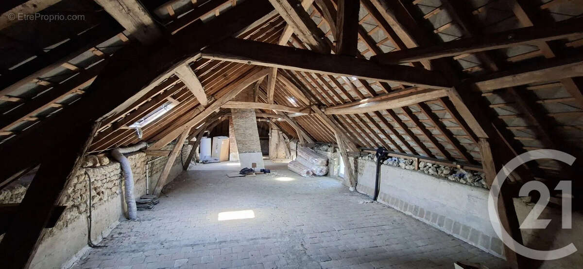 Maison 100 m² à Neuvy-En-Dunois  - photo 8
