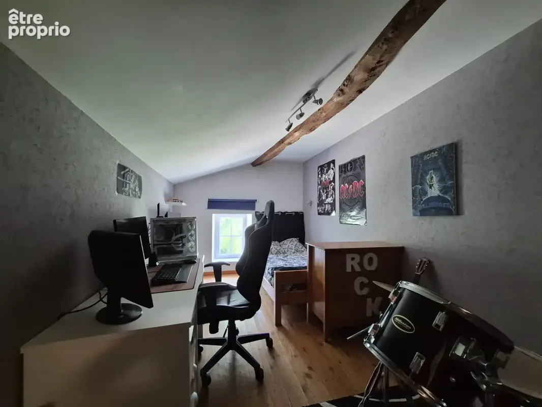 Maison avec nombreuses dépendances, studio et terrain constructible de plus de 3 000 m² - photo 8