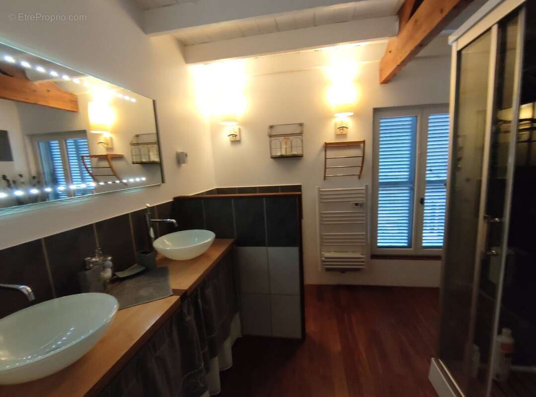 Belle demeure de 446 m² hab datant du 13ème et 17ème siécle avec nombreuses dépendances - photo 27