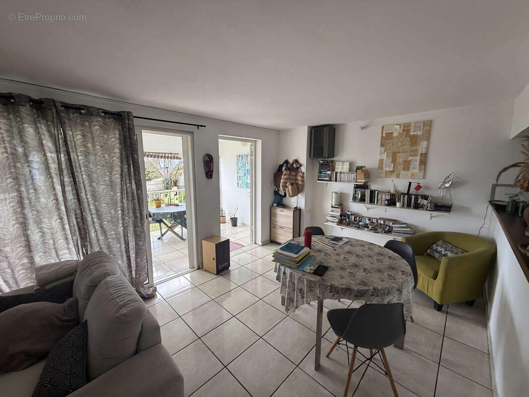 À vendre   appartement f3/4 de 98 m2 avec jardin à la saline les hauts  vendu loué - photo 2