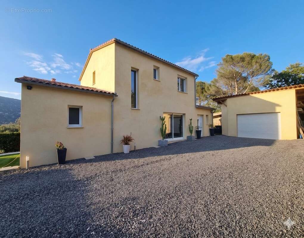 Maison à PEYMEINADE