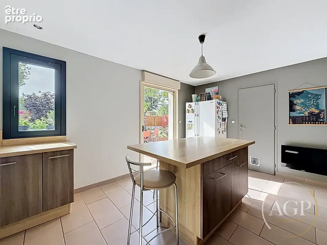 RARE SUR LE MARCHÉ ? Maison familiale avec piscine et grand terrain - photo 11
