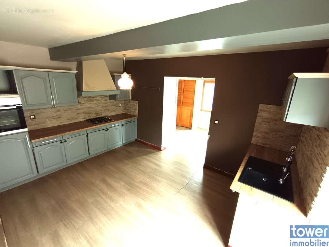 A 20 minutes de Valence - Maison en pierres de 180 m2 avec 5 chambres et deux garages - photo 4
