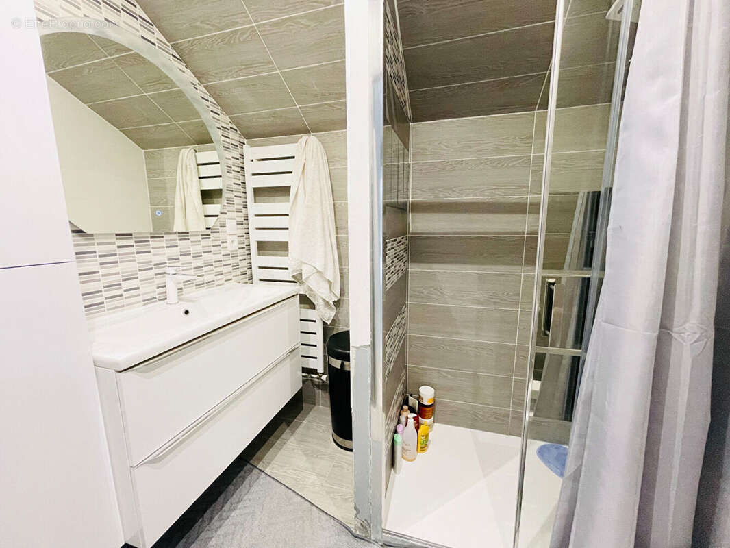 Maison à SARTROUVILLE