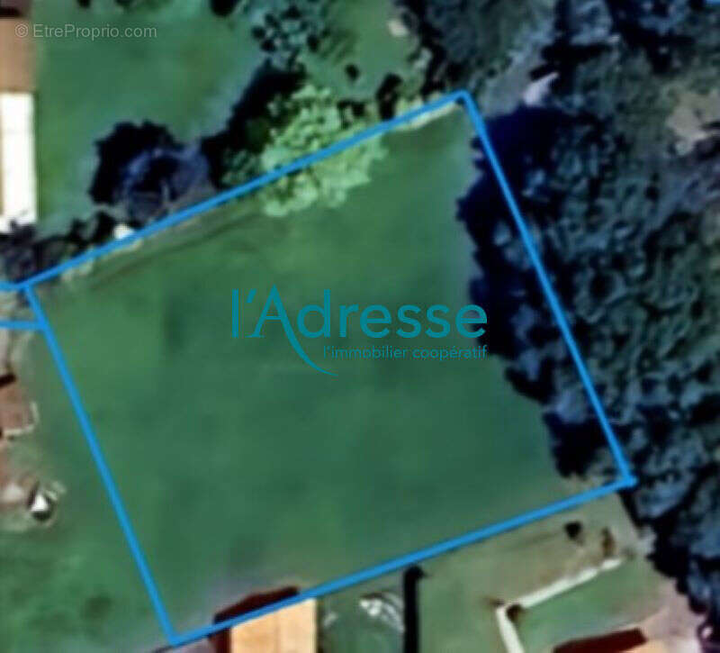 Terrain à GESTE