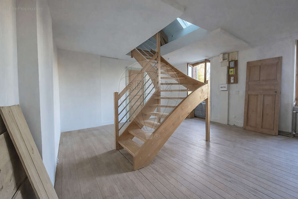 Maison à REGNY