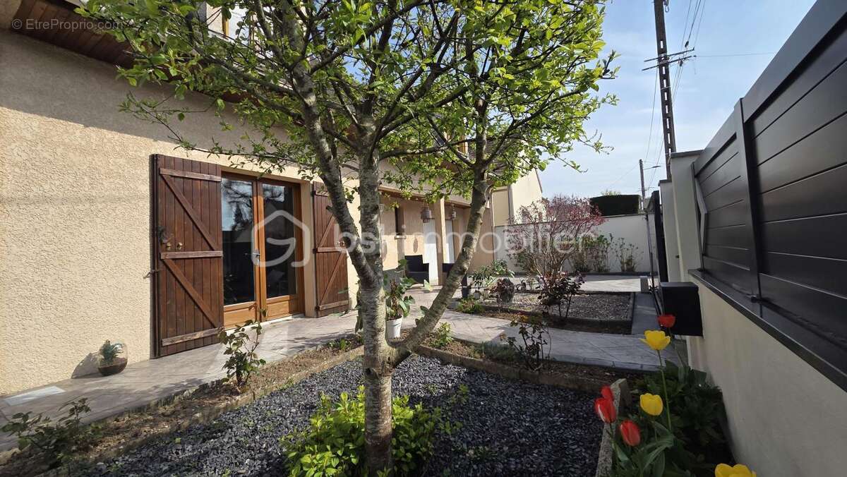 Maison à GRETZ-ARMAINVILLIERS