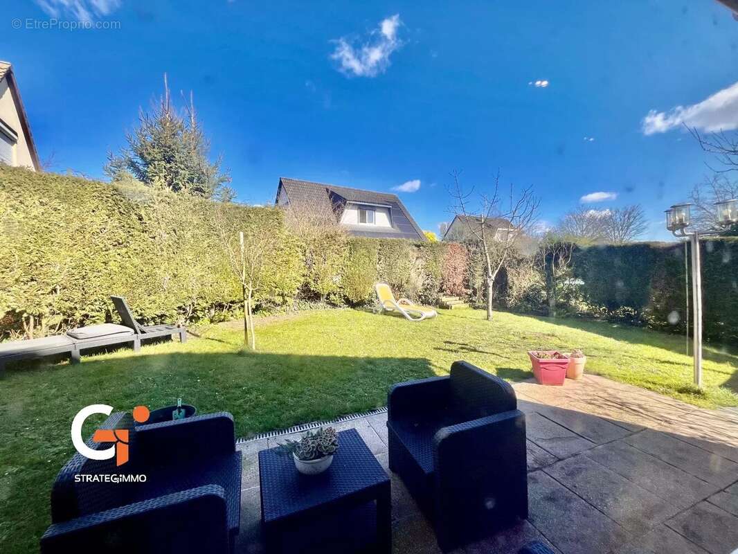 Maison à SAINT-ETIENNE-DU-ROUVRAY