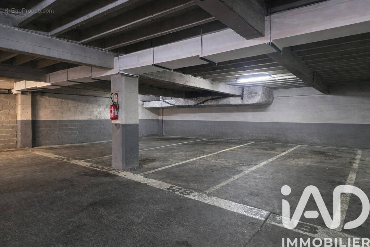 Photo 1 - Parking à TOULOUSE