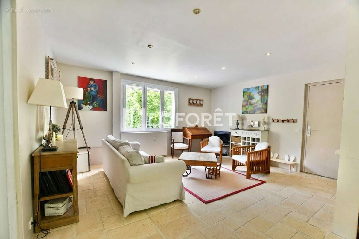 Appartement à LA CELLE-SAINT-CLOUD