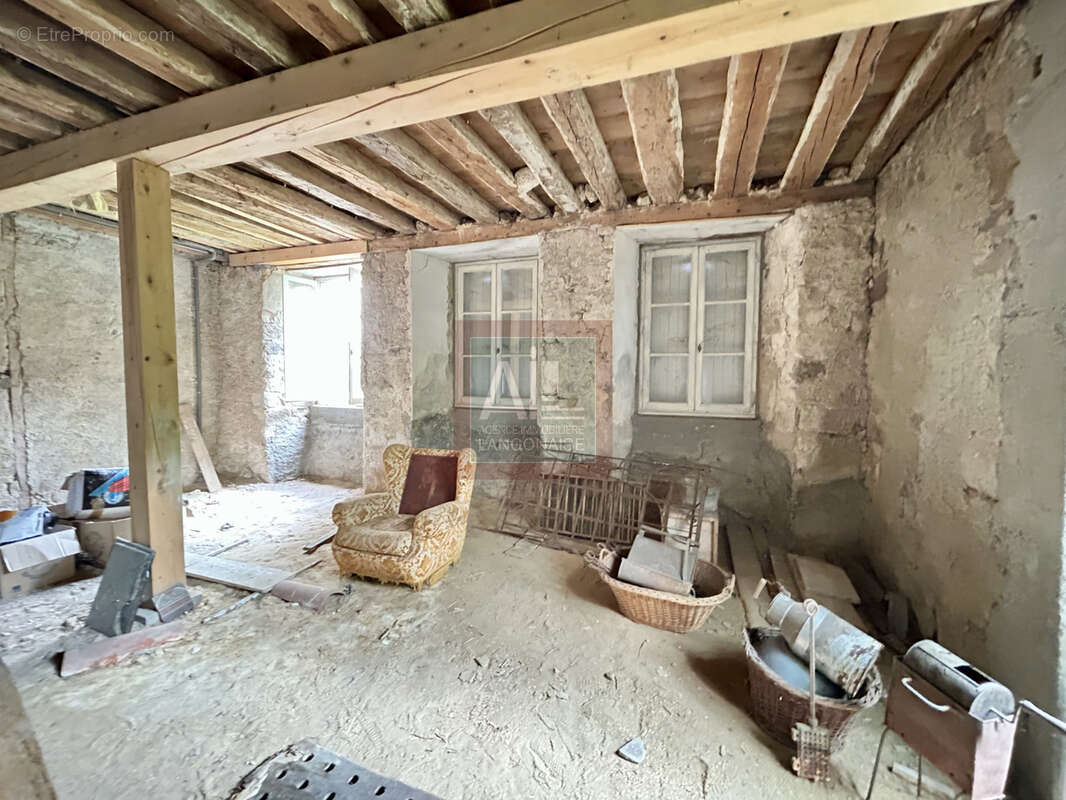 Propriété historique avec dépendances - photo 13
