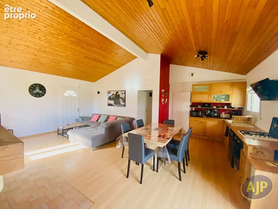 Maison T5 de 2001 sur 1300m2 de terrain clos ! - photo 11