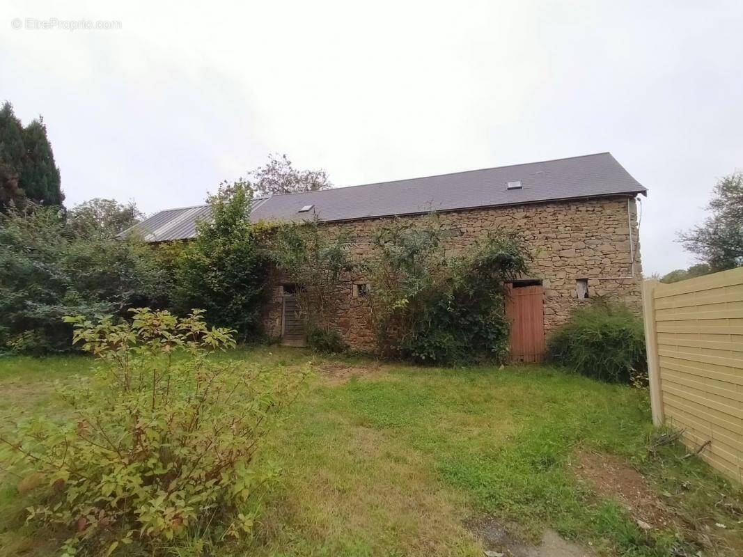 Maison à SAINT-PIERRE-SUR-ORTHE