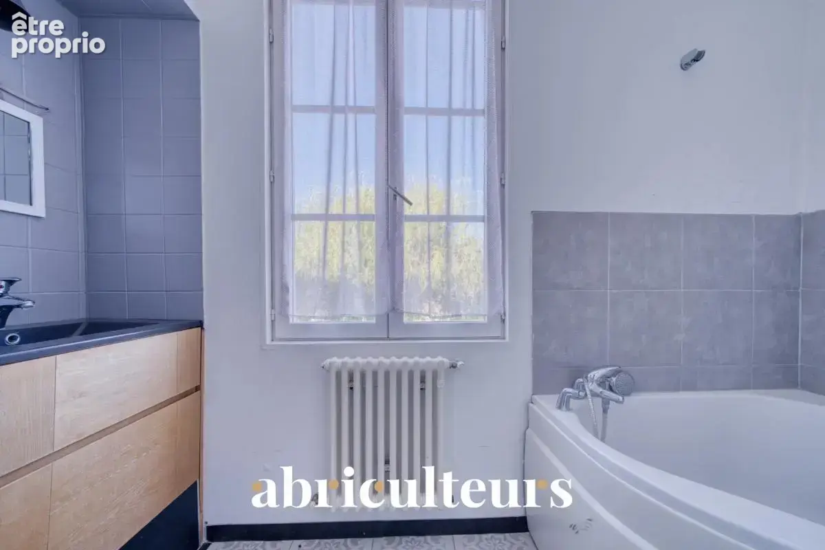 Maison de caractère - 242 m² - Saintes - photo 15