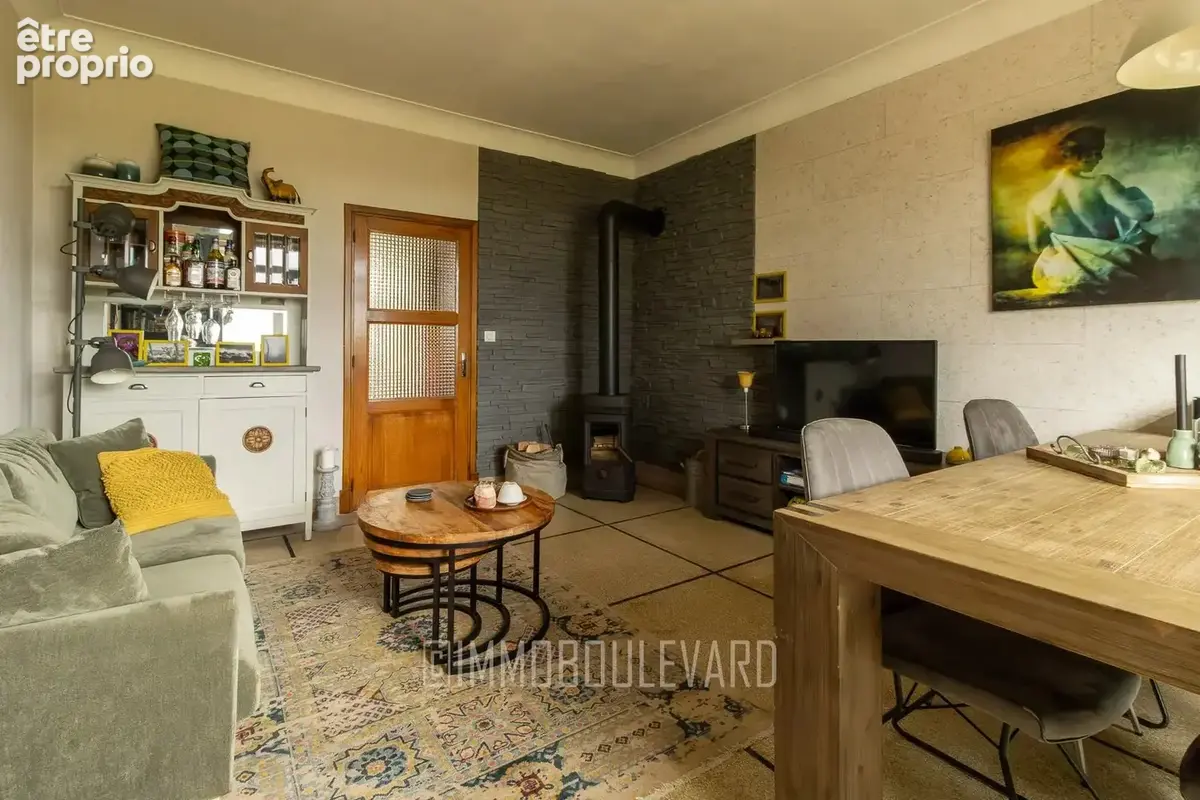 À vendre : Grande maison avec vue dégagée (63) - photo 7