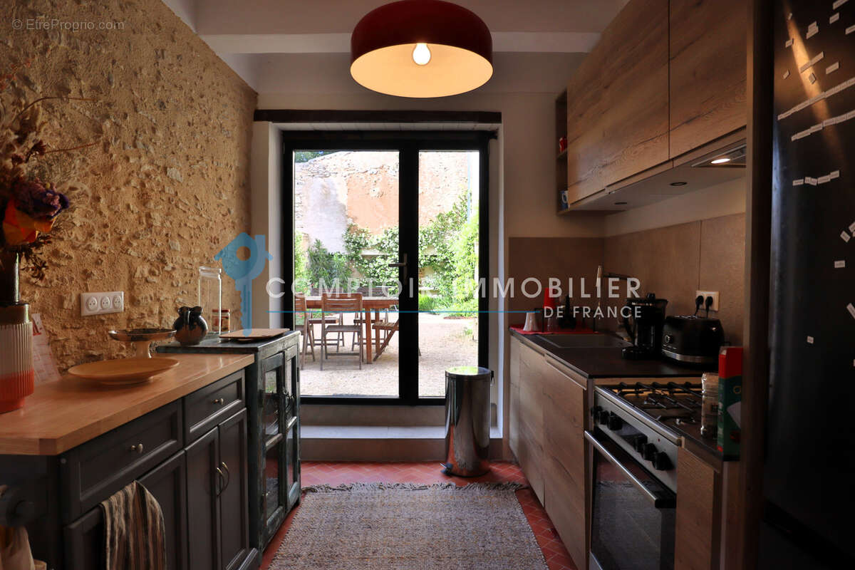 Maison à SAINT-SATURNIN-LES-APT