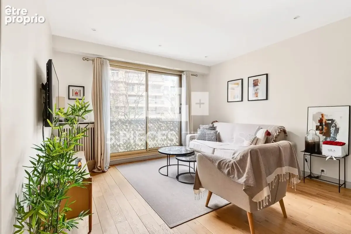Rare - appartement rénové avec balcon, cave et parking - photo 8