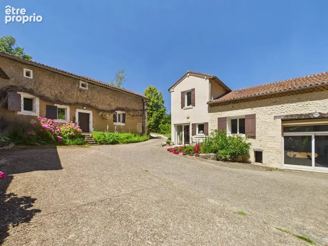 Propriété de charme avec maison d'amis, piscine, étangs et dépendances en Dordogne - photo 19