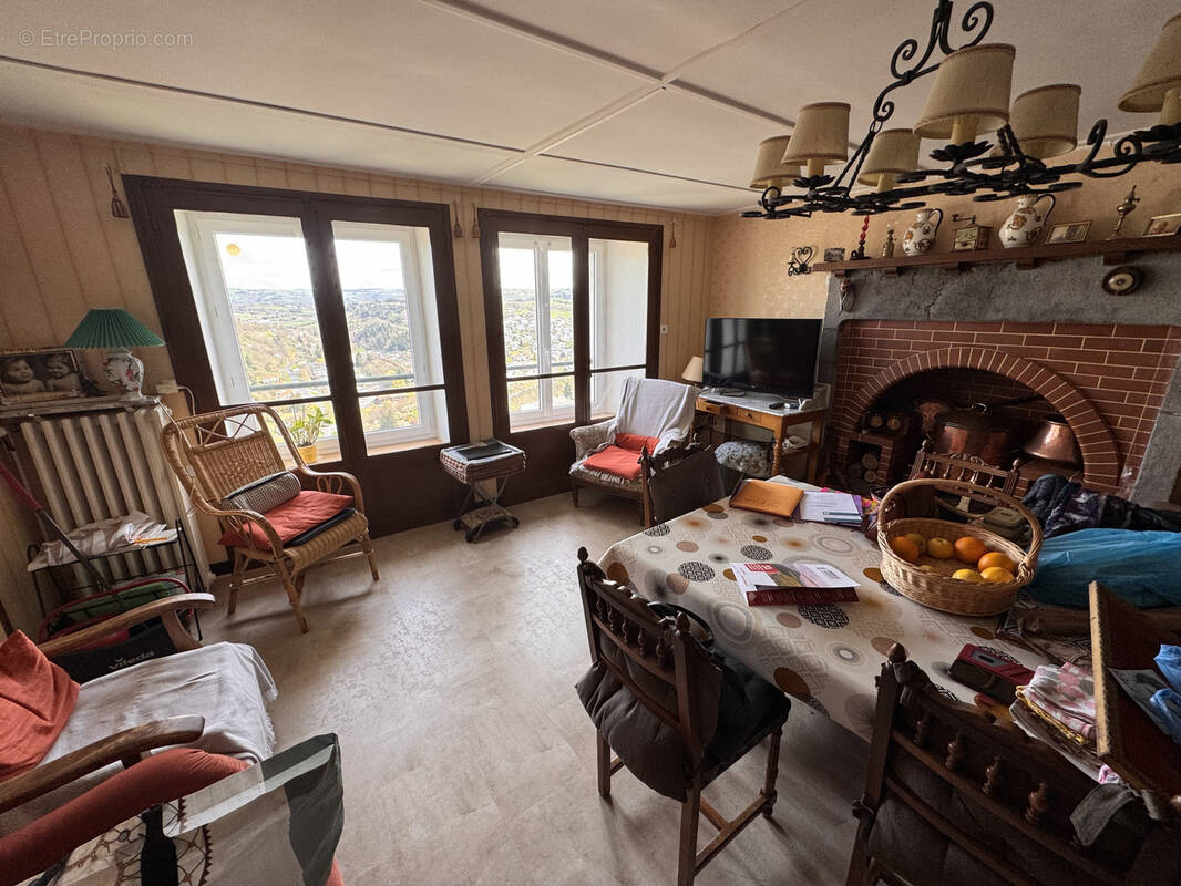 Maison à SAINT-FLOUR